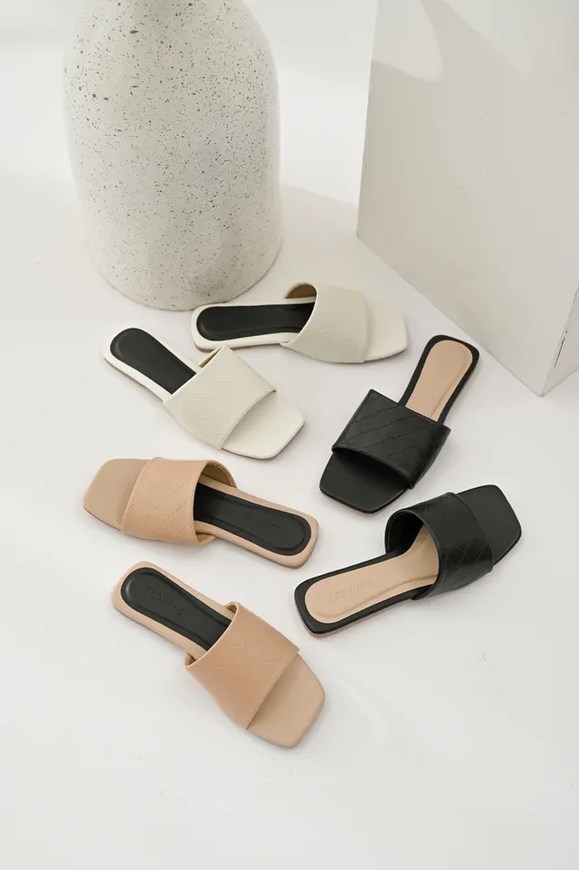 Finola Flat — Red Wine